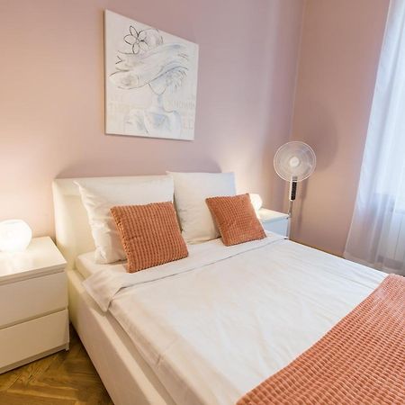 Ar Apartments Краков Экстерьер фото