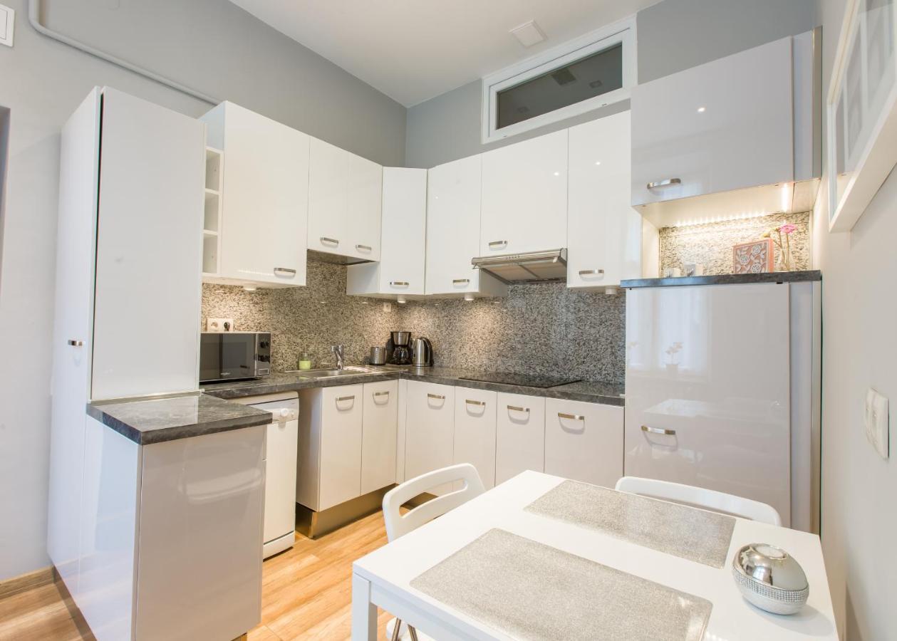 Ar Apartments Краков Экстерьер фото
